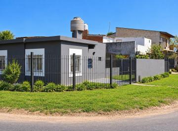 Casa · 58m² · 3 Ambientes · 3 Cocheras · Vta 3 Amb Lote Propio - Jardin/cochera Benavidez