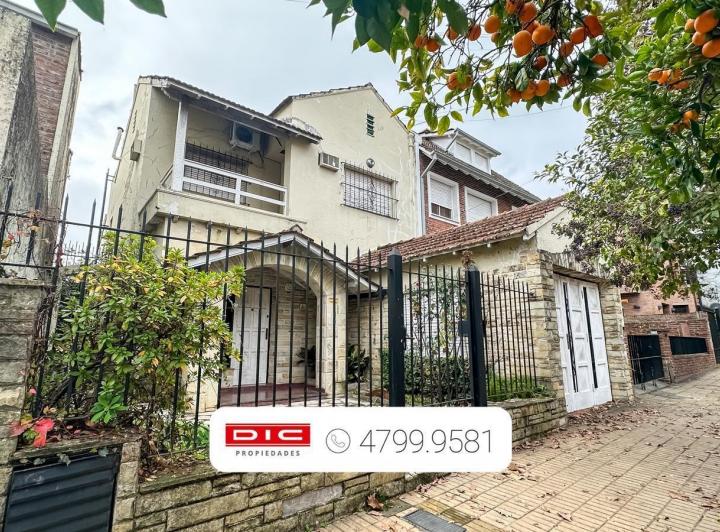 Casa · 228m² · 6 Ambientes · 1 Cochera