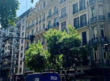 Edificio de 48 ambientes, Monserrat · Edificio/hotel a La Venta Sobre Av de Mayo - Oportunidad