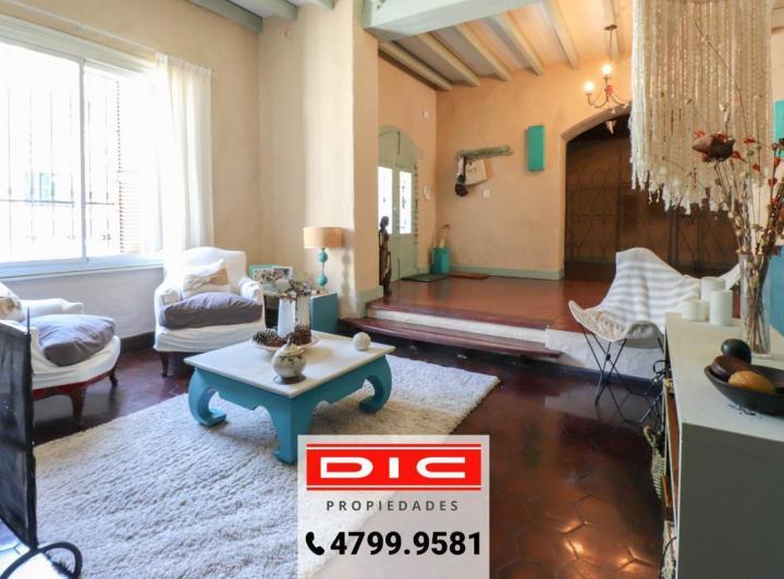 Casa · 265m² · 6 Ambientes · 1 Cochera