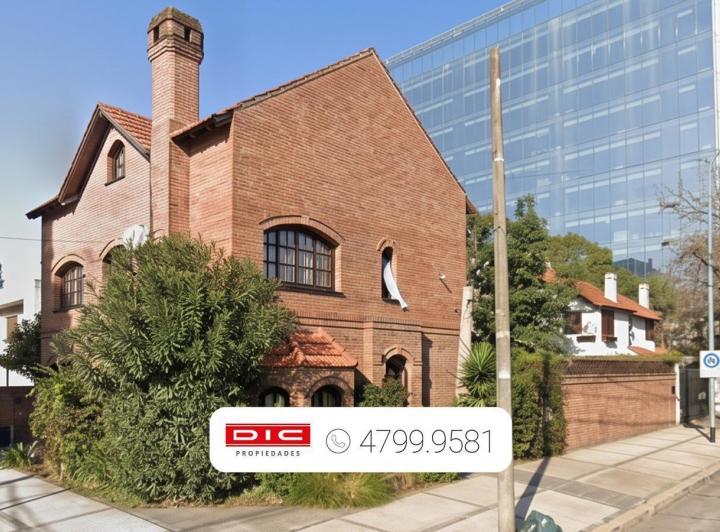 Casa · 230m² · 5 Ambientes · 1 Cochera