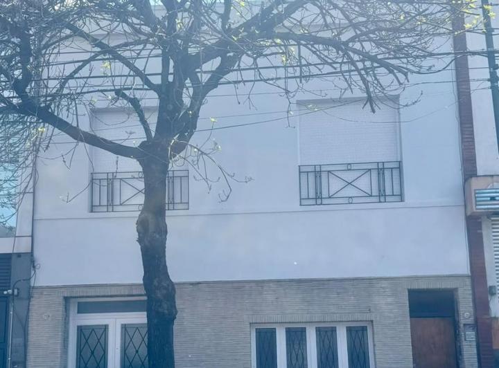 Casa · 4 Ambientes · 1 Cochera
