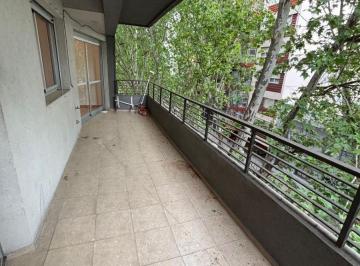 Departamento de 3 ambientes, Villa Luro · Semi Piso 3 Amb Al Fte con Balcon