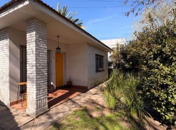 Casa de 4 ambientes, Almirante Brown · Impecable Chalet 4 Ambientes en Adrogué Residencial