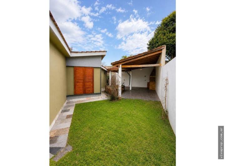 Casa · 122m² · 5 Ambientes · 1 Cochera