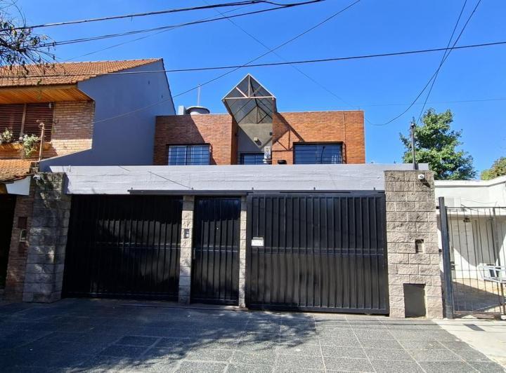 Casa · 171m² · 4 Ambientes · 3 Cocheras