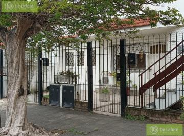 PH · 90m² · 4 Ambientes · 1 Cochera · Alquiler - PH Planta Baja Al Frente en Beccar Alto, 4 Amb. Jardín, Galería y Cochera