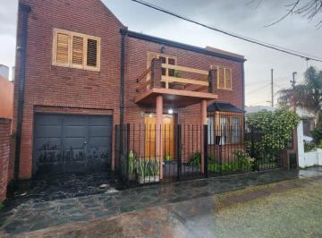 Casa · 194m² · 4 Ambientes · 2 Cocheras · Casa en Venta, José Hernandez, La Plata