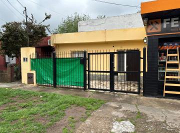 Casa · 65m² · 4 Ambientes · Casa Alquiler Garantia Sistema Finaer Exclusivamente