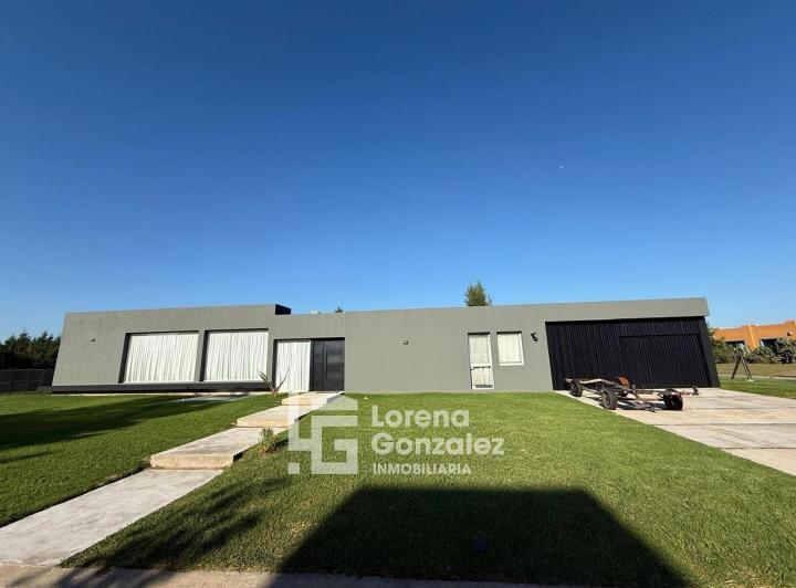 Casa · 147m² · 5 Ambientes · 6 Cocheras