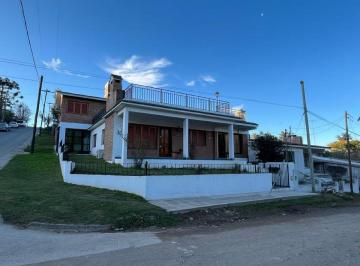 Casa de 9 ambientes, Río Ceballos · Casa de 794 m² con 3 Dorm. en Venta en Agua del Peñón