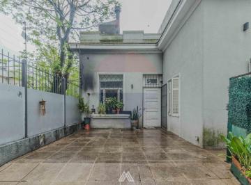 Casa · 66m² · 3 Ambientes · 2 Cocheras · Venta Casa PH Reciclada con Cochera - Prado