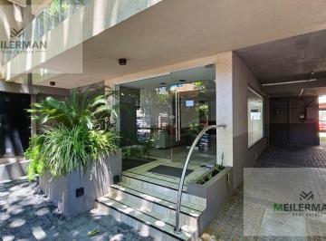 Entrada al edificio · Alquiler Departamento 3 Ambientes con Cochera y Baulera Florida Este