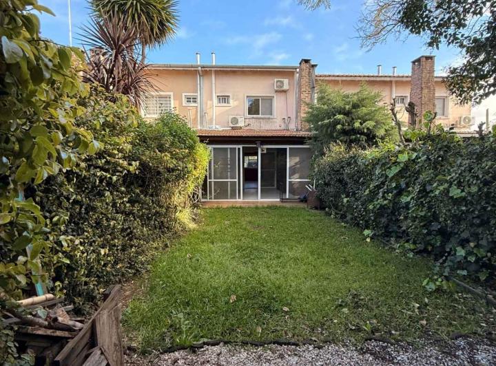 Casa · 82m² · 3 Ambientes · 1 Cochera
