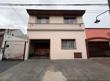 PH · 120m² · 4 Ambientes · 1 Cochera · PH en Venta en Villa Adelina