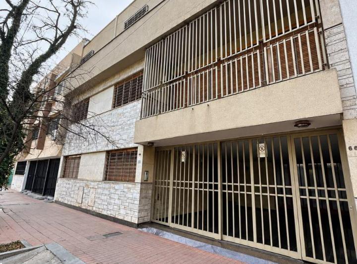 Departamento · 145m² · 8 Ambientes · 1 Cochera