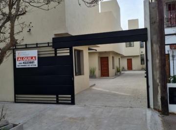 Casa · 90m² · 3 Ambientes · 1 Cochera · Se Alquila Duplex en Alto Alberdi