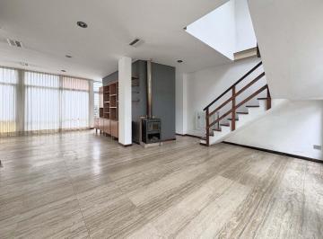 Casa · 160m² · 5 Ambientes · 1 Cochera · Hermosa Casa en Alquiler Villa Urquiza 5amb + Coche