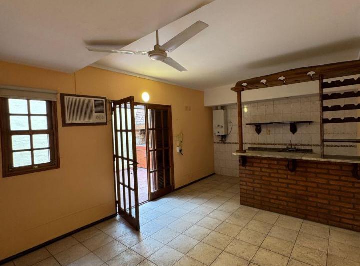 Casa en alquiler en Fomento 9 de Julio · 9 ambientes