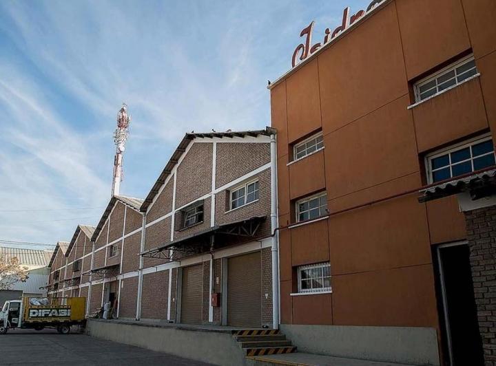 Bodega-Galpón · 4300m² · 6 Ambientes