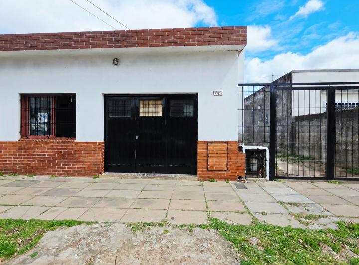 Casa · 200m² · 4 Ambientes · 3 Cocheras