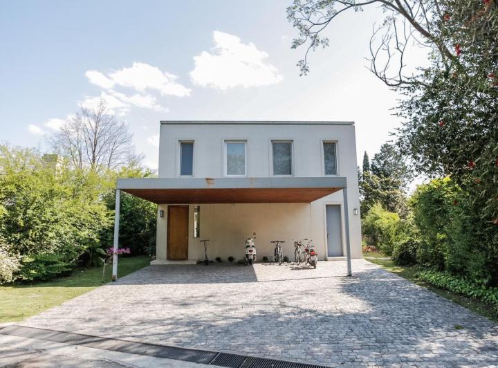 Casa · 350m² · 4 Dormitorios