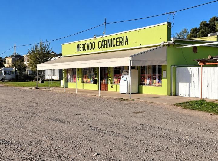Local comercial · 300m² · 5 Ambientes · 3 Cocheras