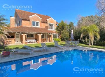 Casa · 260m² · 6 Ambientes · 6 Cocheras · Pilar Galapagos Alquiler Febrero U$d 3.900.