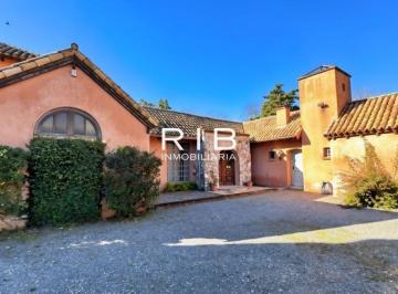 Casa de 4 ambientes, Pilar · Propiedad Estilo Portugués Sobre 1300 m² - Acepta Financiación