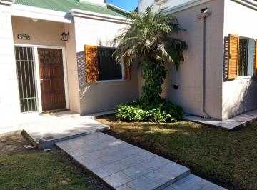 Casa · 360m² · 5 Ambientes · 2 Cocheras · Alquiler Casa 3 Dorm.