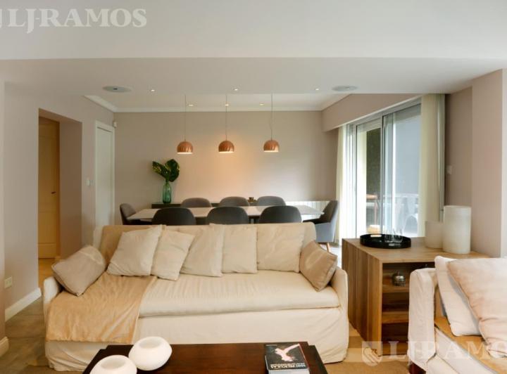 Casa · 156m² · 4 Ambientes · 1 Cochera