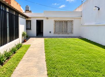 Casa · 100m² · 3 Ambientes · 1 Cochera · Venta Casa 3 Ambientes Villa Luzuriaga