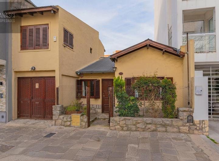 Casa · 152m² · 4 Ambientes · 1 Cochera