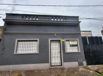 Casa · 75m² · 3 Ambientes · 1 Cochera · Casa - Matheu