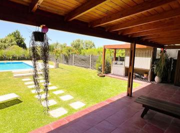 Casa · 72m² · 2 Ambientes · 3 Cocheras · Casa 1 Hab, 1 Baño, Rio Cuarto 2264, Barrio "Las Tardes".