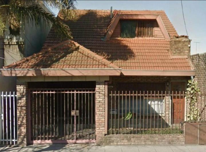 Casa · 90m² · 4 Ambientes · 1 Cochera
