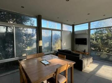 Casa de 1 ambiente, Berazategui · Casa en Venta en El Carmencito – Amplio Terreno y 5 Dorm.