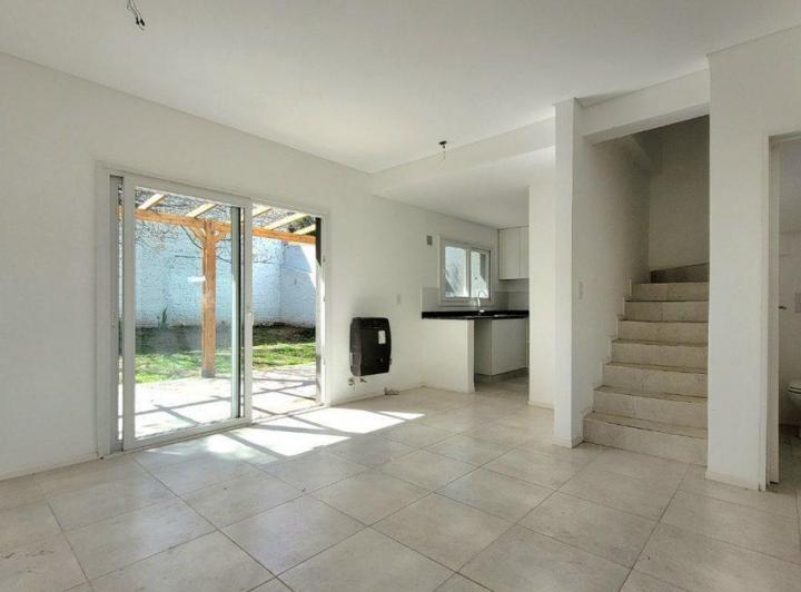 Casa · 100m² · 4 Ambientes · 1 Cochera