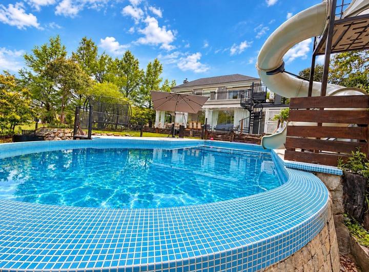 Casa · 280m² · 5 Ambientes · 1 Cochera
