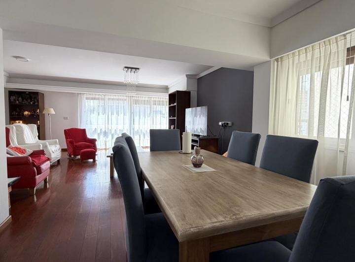Departamento · 215m² · 6 Ambientes · 1 Cochera