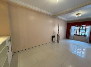 Casa · 75m² · 3 Ambientes · 1 Cochera · PH - Lanús Oeste