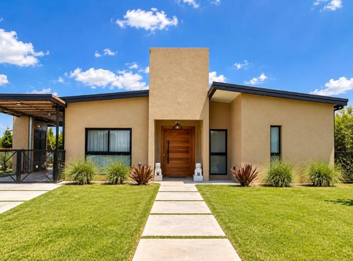 Casa · 300m² · 4 Ambientes