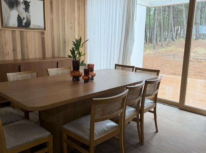 Casa · 217m² · 4 Dormitorios