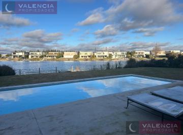 Casa · 360m² · 7 Ambientes · 2 Cocheras · Casa a La Laguna
