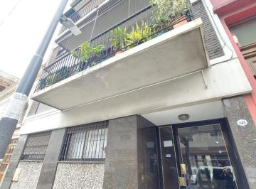 Departamento · 45m² · 2 Ambientes · Alquiler 2 Ambientes Maza y Av San Juan Muy Luminoso!
