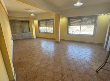 Oficina comercial · 35m² · Oficna Para Uso Profesional en El Centro Comercial de Jose C Paz, Frente a Estacion