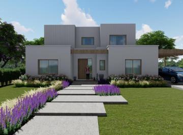 Casa · 223m² · 7 Ambientes · 2 Cocheras · Casa en Venta Santa Ana 7 Ambientes y 4 Dorm.