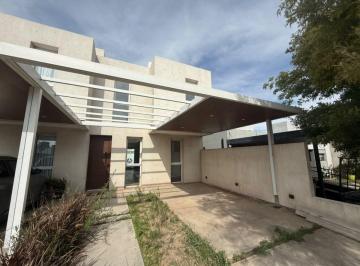 Casa de 5 ambientes, Córdoba · Alquiler Duplex de Categoría en Docta Etapa 1 - 3 Dorm., a Estrenar