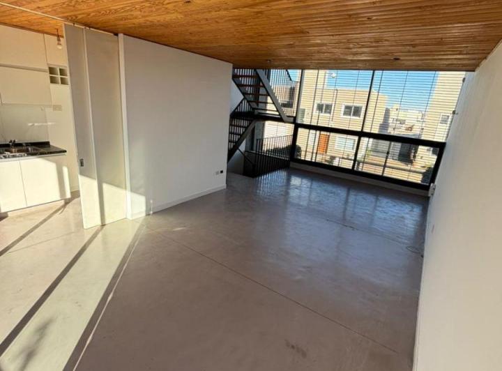 Casa · 135m² · 10 Ambientes · 3 Cocheras