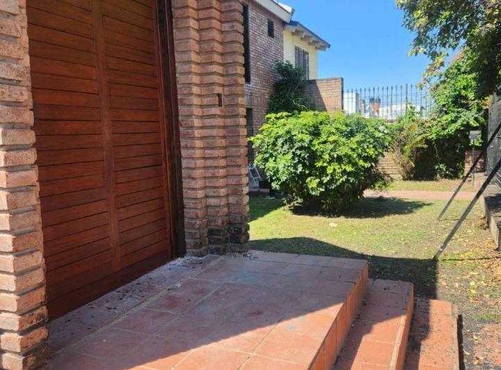 Casa · 386m² · 7 Ambientes · 3 Cocheras